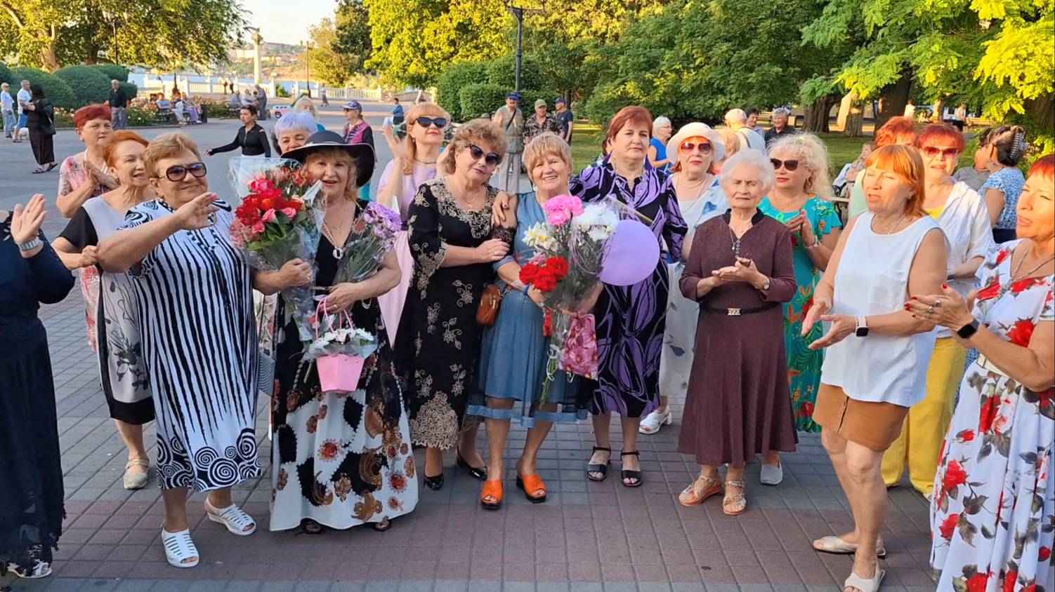 18.06.25 - Танцы на Приморском бульваре-Севастополь-День Рождения Валентины и Галины - Сергей Соков