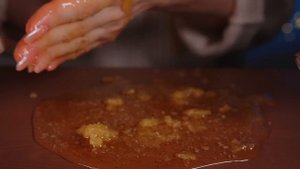 АСМР, от которого текут слюнки — мёд в сотах на максимум! 😍🍯