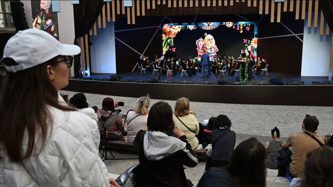 Сергунина рассказала о семейной театральной программе "Лета в Москве"