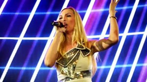 Donna Summer - Hot Stuff  (cover)