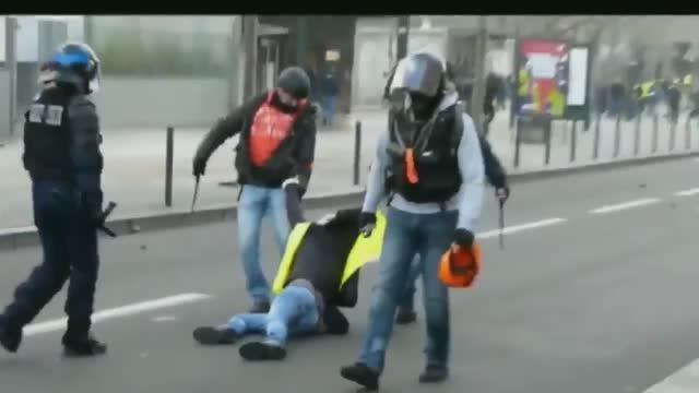евроюдина получай ДЕРЬМОкратию по еврошее