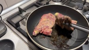 КАК ПРИГОТОВИТЬ БИФШТЕКС ИЗ ГОВЯДИНЫ НА СКОВОРОДЕ? Вкусный, сочный, с кровью, ужин как ресторане