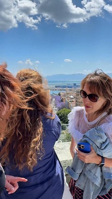 Жакарандовая атмосфера Кальяри 📍 Сардиния 🇮🇹 #МояСардиния с Á la Carte Premium