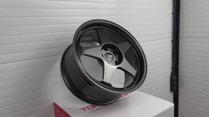 Topwheels GT06 18 8.5J вес 8,8kg Gunmetal