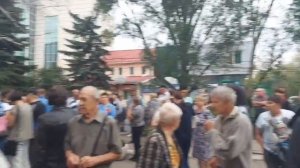 Очередь в Луганскую Республиканскую консультативную поликлинику.