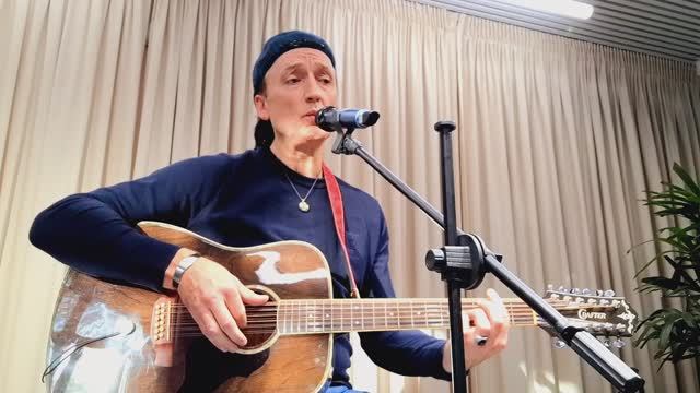 КВАРТИРНИК У ЗЫРЯНОВА/ПЕСНИ ПОД ГИТАРУ