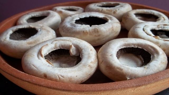 Грибы под сыром в духовке