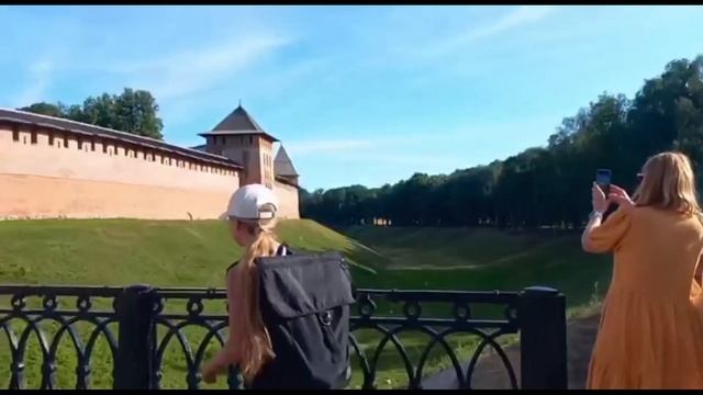 Новгородский детинец. Авторы: Вербецкая Милла, Рыкова Саша, Соломеина Аня, Ананьева Соня