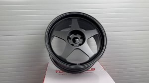 Topwheels GT06 18 9.0J вес 9,4kg Satin Gray