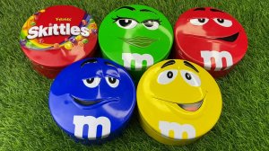 Баночки Skittles & M&M’s оказались с секретом…