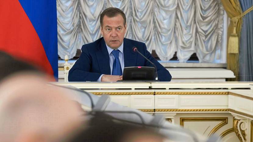 Медведев предупредил о последствиях атак по ядерным объектам