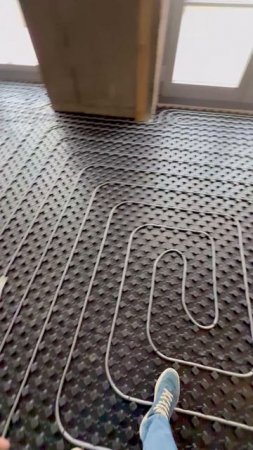 Делаем пол тёплым