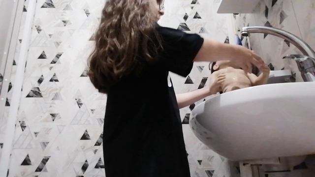 Купаем Вику смотреть онлайн