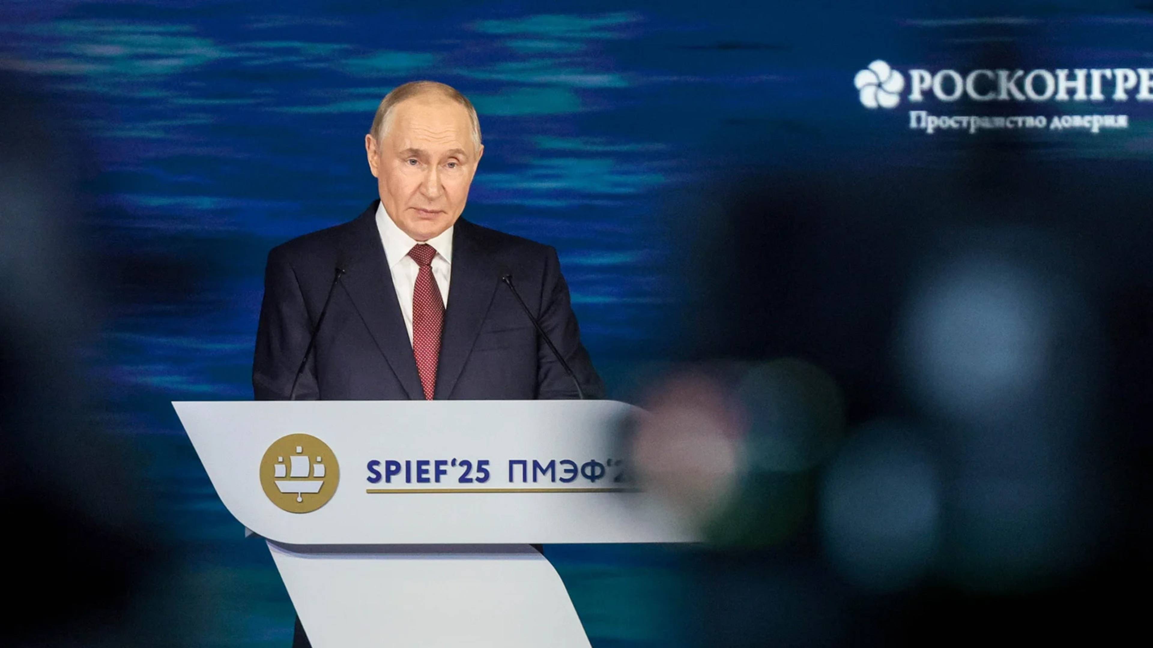 Путин: Россия достигла рекордного снижения уровня бедности