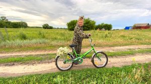 КУПИЛА НА ПЕНСИЮ ВЕЛОСИПЕД. КЛУБНИКА СПЕЕТ. ПЕРЕСАЖИВАЕМ ОГУРЦЫ - НЕ ВЗОШЛИ. ЖИЗНЬ В ДЕРЕВНЕ.