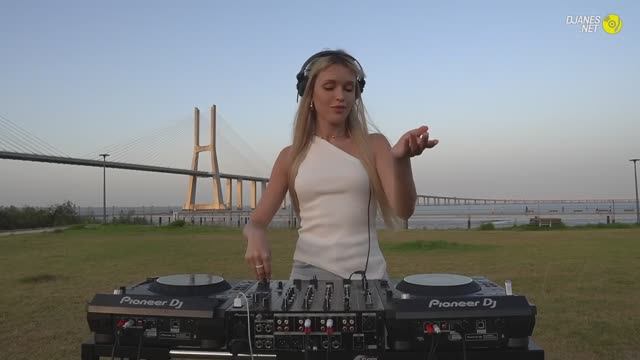 Taly Shum - Live @ DJanes.net Lisbon, Portugal 17.7.2023   Melodic Techno & Indie Dance DJ Mix