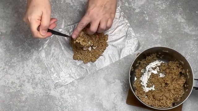 КАК ПРИГОТОВИТЬ ОНИГИРИ С КРАБОВЫМИ ПАЛОЧКАМИ И СЫРОМ ТВОРОЖНЫМ? Без формочек, в домашних условиях!