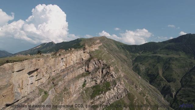 Леса и поля качают душу как буря - Mont Blanc -- Podington Bear -- Homage Fromage (Box Set Disc 5)