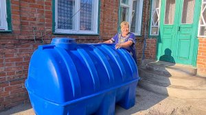 Ейск. Купили емкость для полива. Поспела смородина. Оса Сколия. Ремонт в Ейске. Берег турецкий.