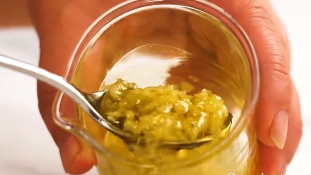 VkusniyDen очень сырная пицца с чесноком!