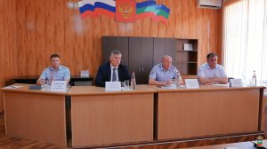 Министр внутренних дел по КЧР Владимир Нефедов провел выездное совещание