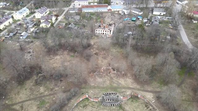 Руины усадьбы Рапти на озере Череменец. Пос. им. Дзержинского Лужского р-на Ленинградской обл.