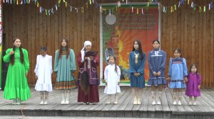 Ыһыах саргылаах таҥаһа  ,  Эйэҕэс эбээ  күрэстэрэ.