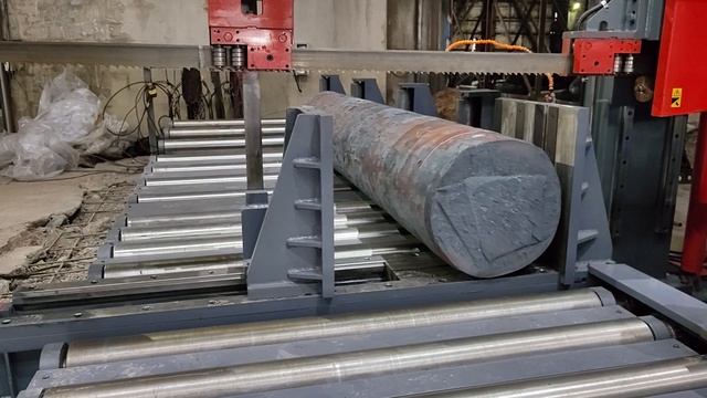 Приводной рольганг станка 1100х1600 мм, подача круга ф640 мм