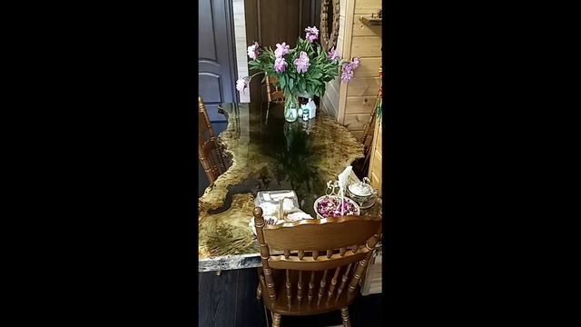 Стол из слэба капового тополя на кухню: дорого, богато и очень красиво!