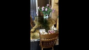 Стол из слэба капового тополя на кухню: дорого, богато и очень красиво!