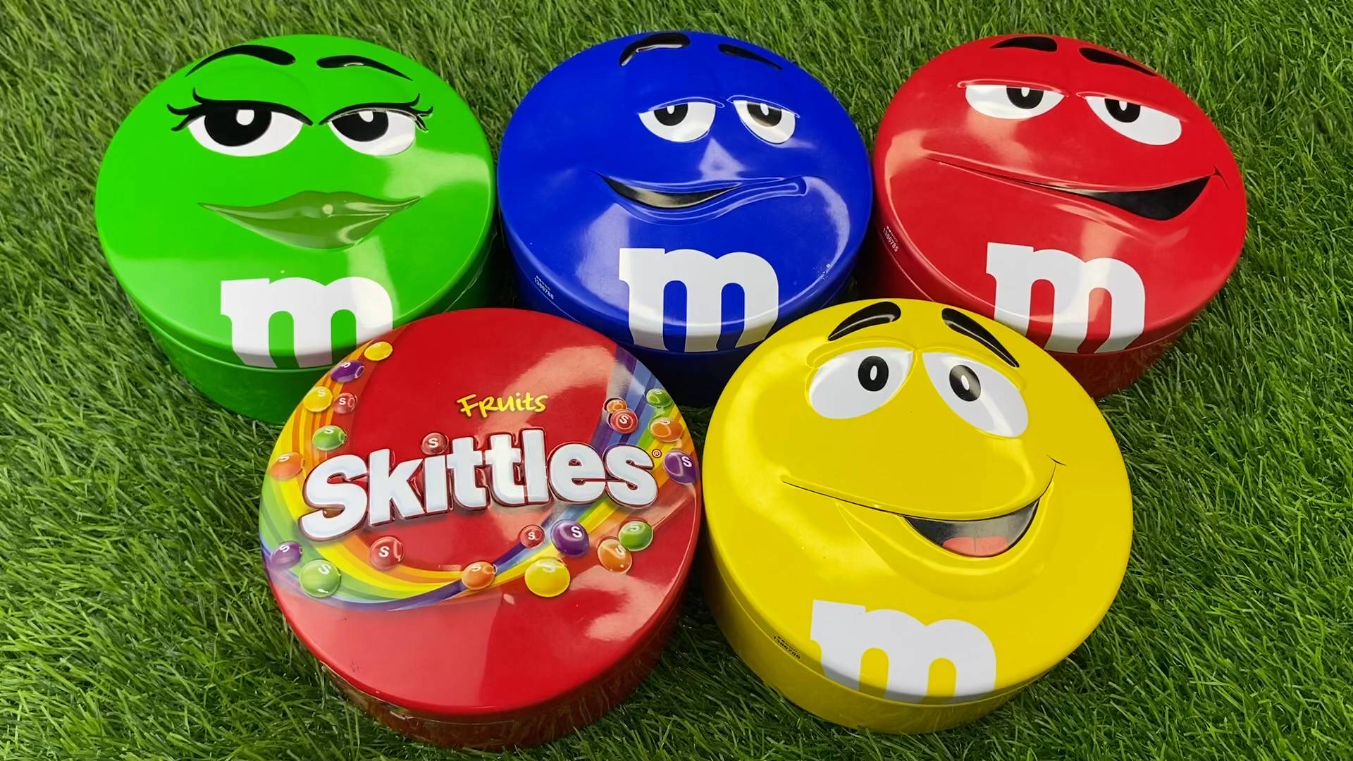 Открыл баночки Skittles & M&M’s — и был в шоке
