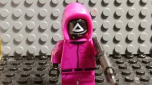игра в кальмары 3 серия 1 сезон в стиле lego