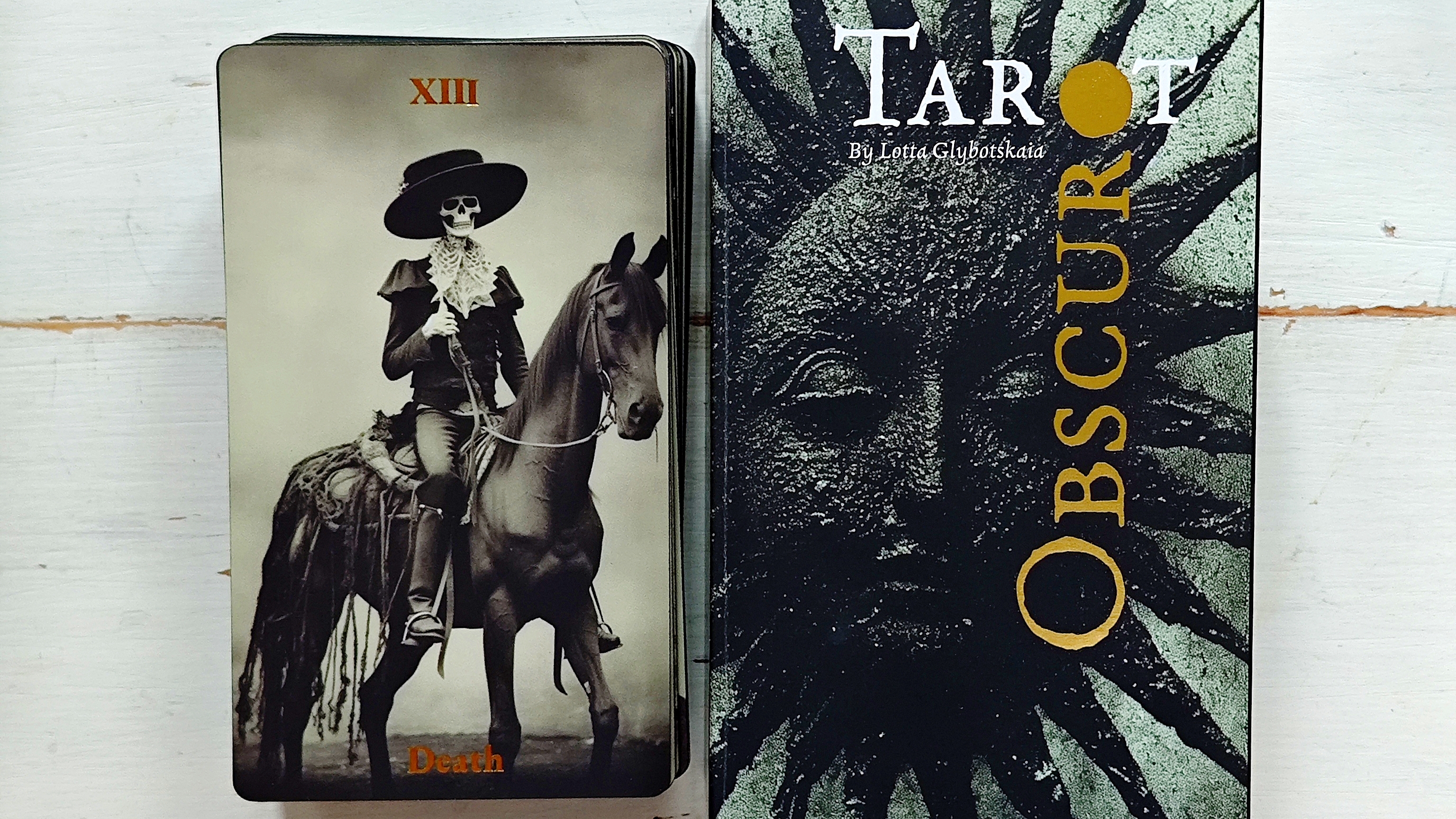 Невероятное, сумрачное Tarot Obscuro + расклад на духовную связь с демонами и ангелами!