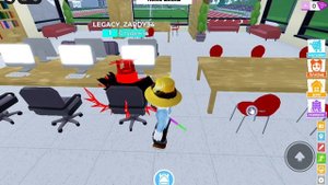 Тутор на рога, шляпу (жёлтую), костюм.