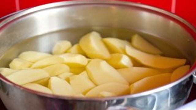 Картофельные пирожки с фаршем