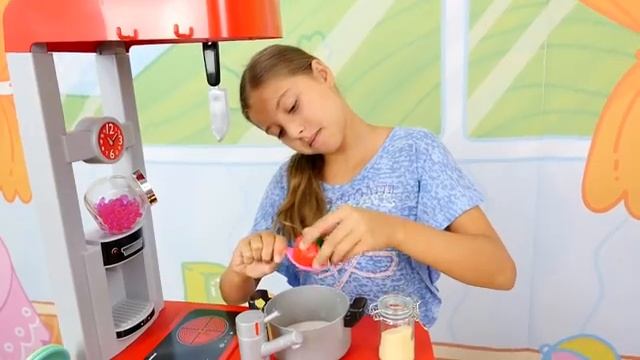 Еда для Беби Бон Эмили. Играем с куклами в шоу Как мама