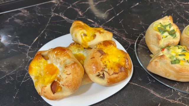 Сделала в заморозку вкусный соус, наготовила слоек