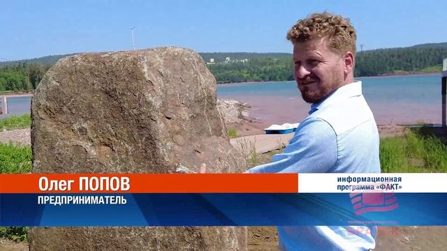 В честь 19 июня: Олег Попов на территории загородного клуба в Братске установил 6-тонный камень