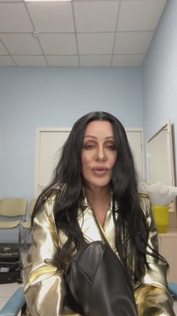 Happy birthday, Cher 🤍

Нашла в телефоне запись с «Один в один», где сижу в гримерке перед выходом