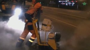 Видеосъёмка 2007-2008 года, работа по санации трещин в асфальтобетоне. Разделка трещин.