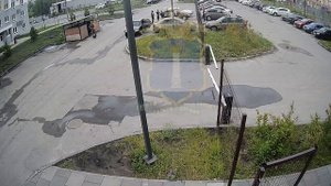 💥 В Ульяновске молодёжная разборка из-за ревности закончилась больницей и уголовным делом  На улице