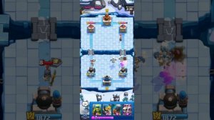 Кто лучше :таран или хог?Лучше темный принц😅А также случайно за кадром апнул 9 арену.#10 Клеш рояль