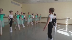 МГАХ. Франц. кадриль (4 фигура). (муз. Штрауса "Летучая мышь")