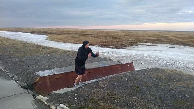 Прыжки с полуприседа в ливневке 3 x  30  TrainingFactory00