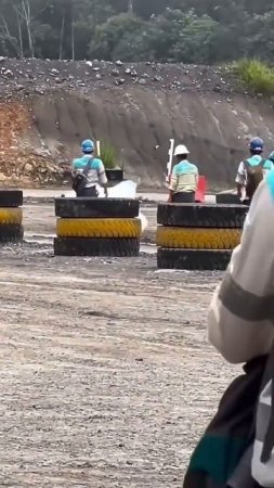 В Индонезии упала туча — редкое зрелище засняли очевидцы.

Причиной стал соседний завод