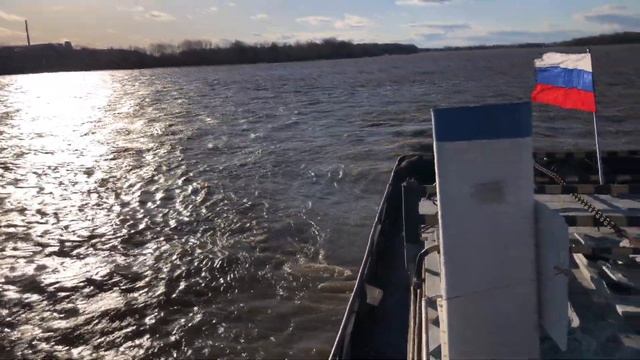 РТ-452 и манёвры с баржей у порта Восточный в сильный ветер - Навигация 2024 (22 апреля) *без муз*