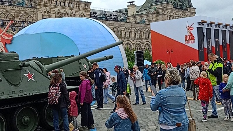 Красная площадь музей под открытым небом Москва 2025 техника Второй мировой войны.