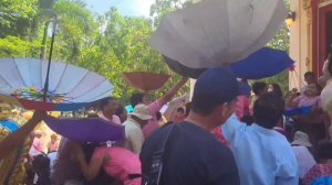 Таиланд. Обряд посвящения в монахи в храмовом комплексе Wat Huay Mongkol