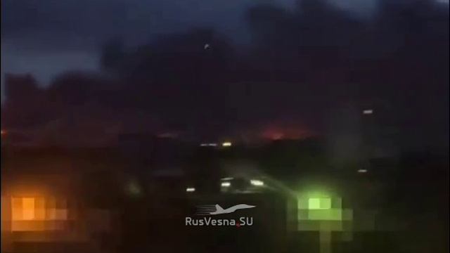 ‼️🇷🇺🇺🇦 Новые кадры ночных ударов по Кременчугскому НПЗ !!!