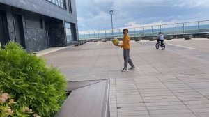 Кто выбьет мяч на балкон челлендж!*1 часть*